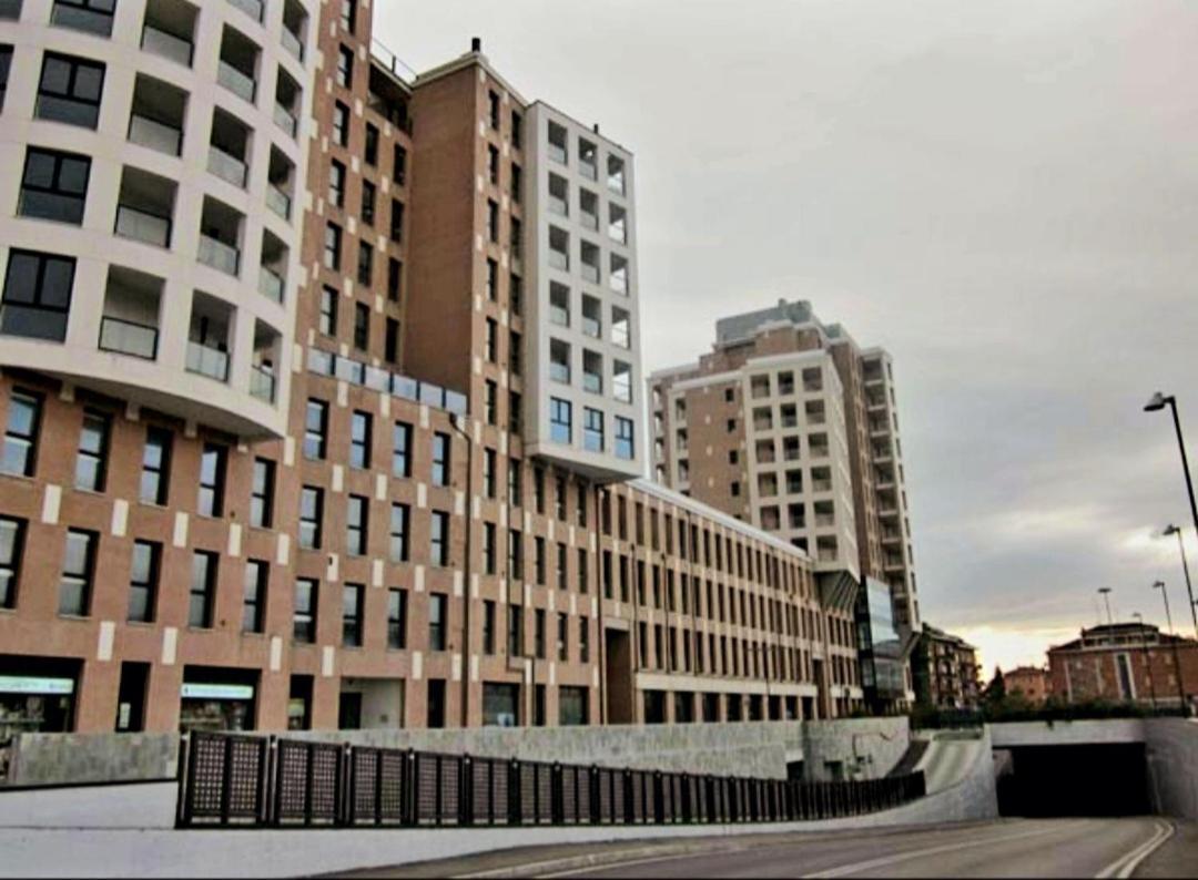 Tiny House Tower Apartment ฟีเดนซา ภายนอก รูปภาพ